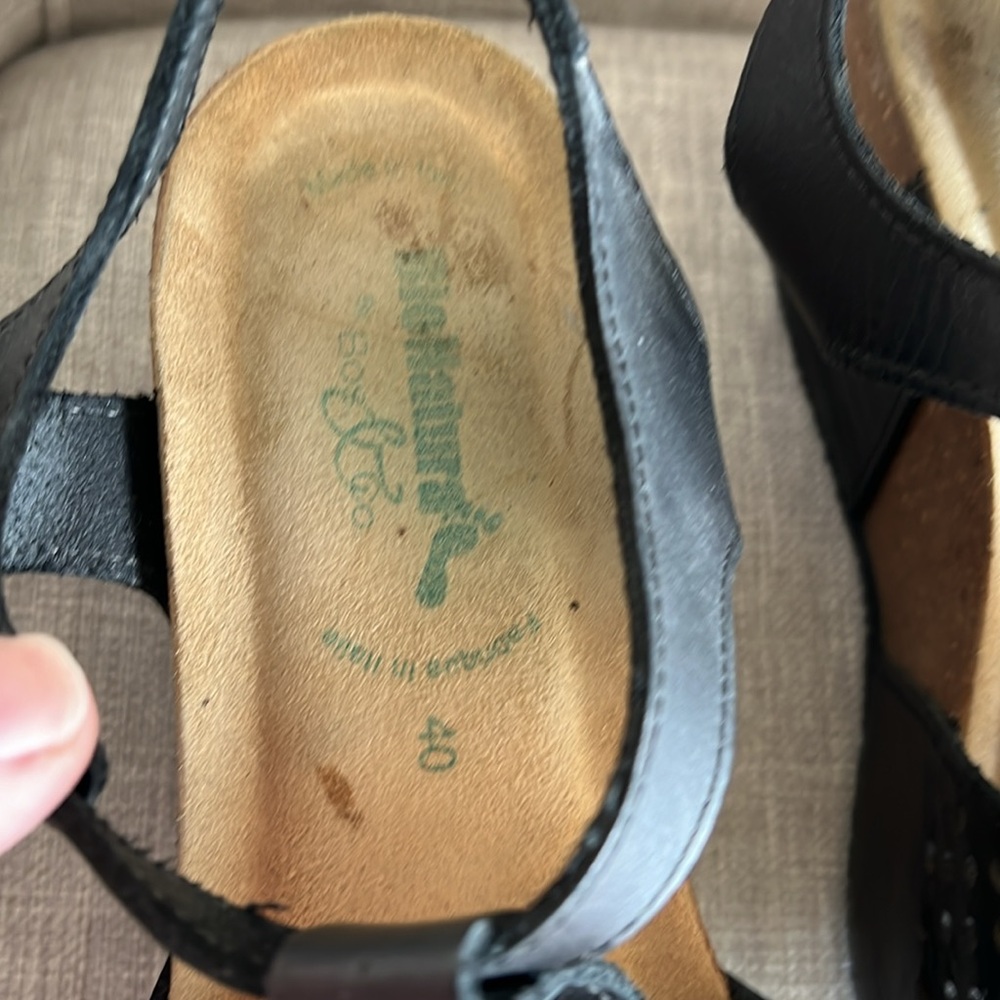 Bio Natura platform leather sandals . Very comfortable! Heel is 3” - toe is 2” - Picture 4 of 4